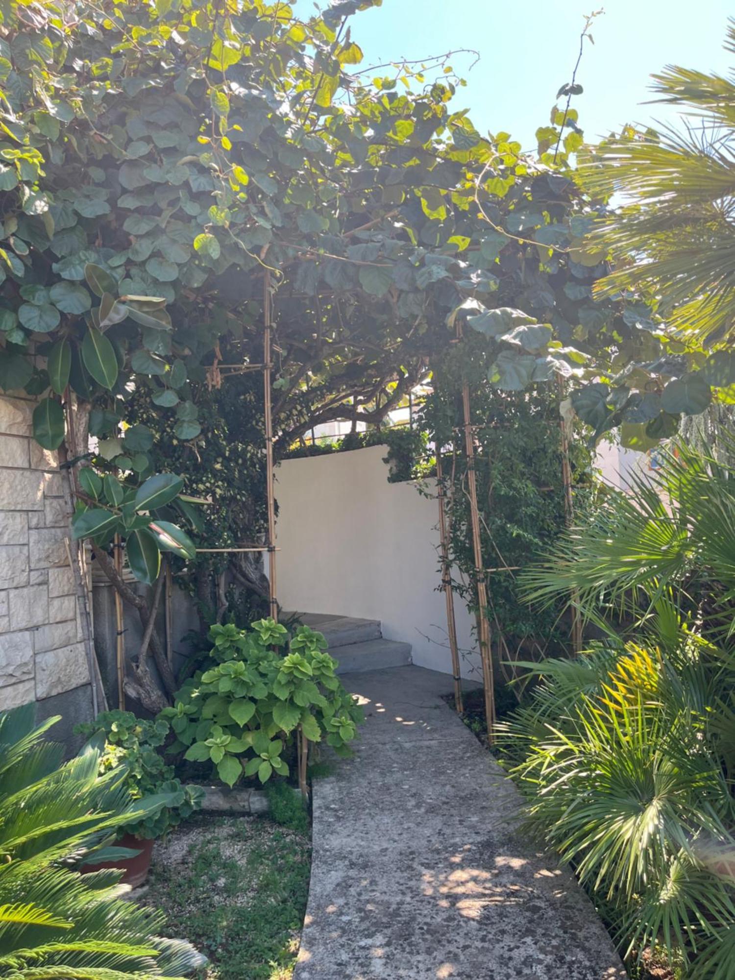 Apartman Mladenka Supetar Exterior foto